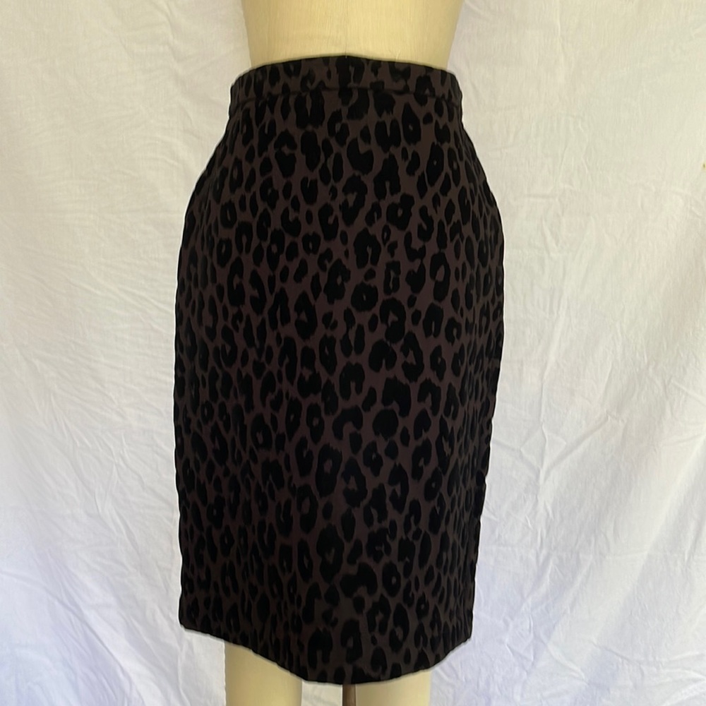 Ann Taylor black subtle animal print skirt